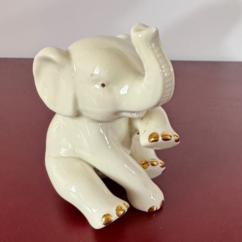 Lenox Classic Ivory Miniatures Sitting Elephant